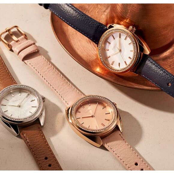 Fossil BQ3773 Vale Solar-Powered Pink Leather Watch - Picture 5 of 11